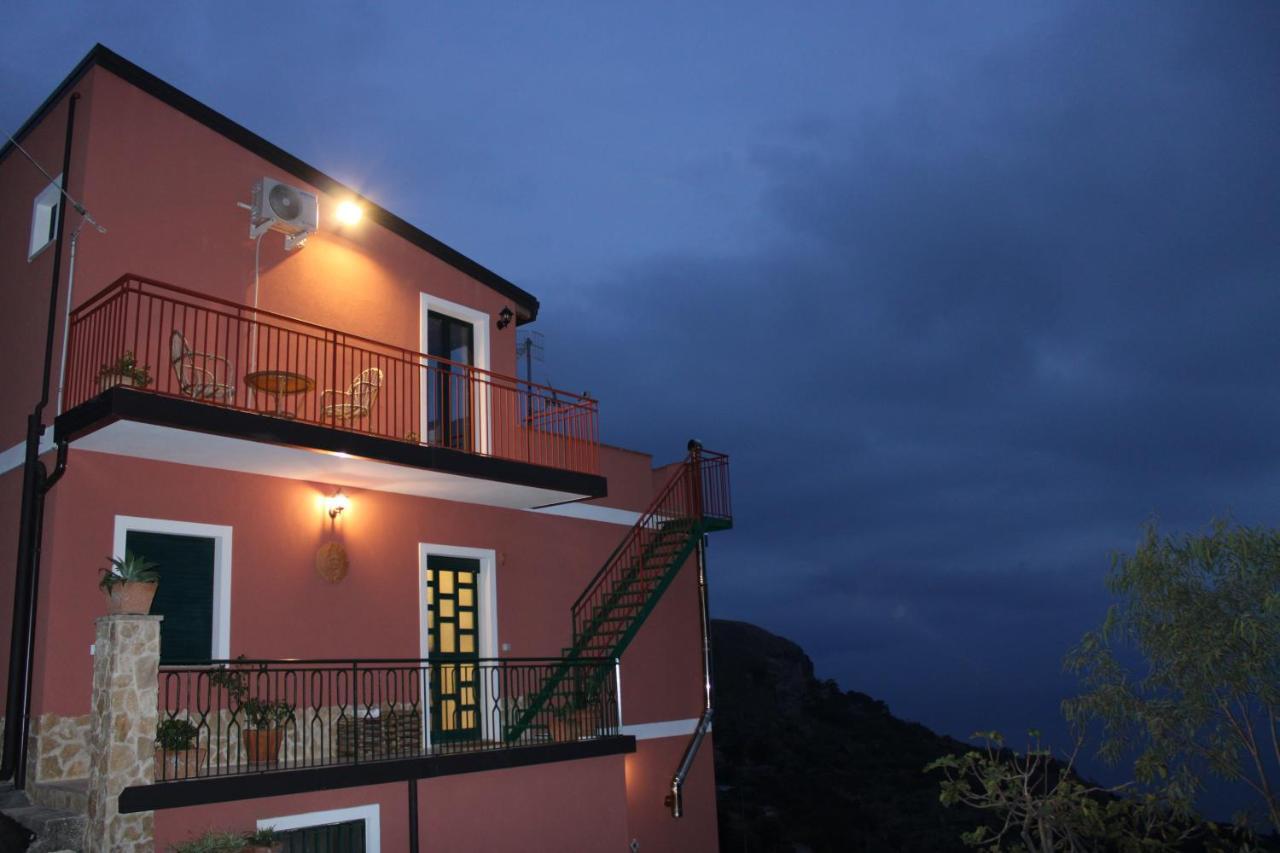カステルモーラ Le Stelle Di Casa Leonardoヴィラ エクステリア 写真